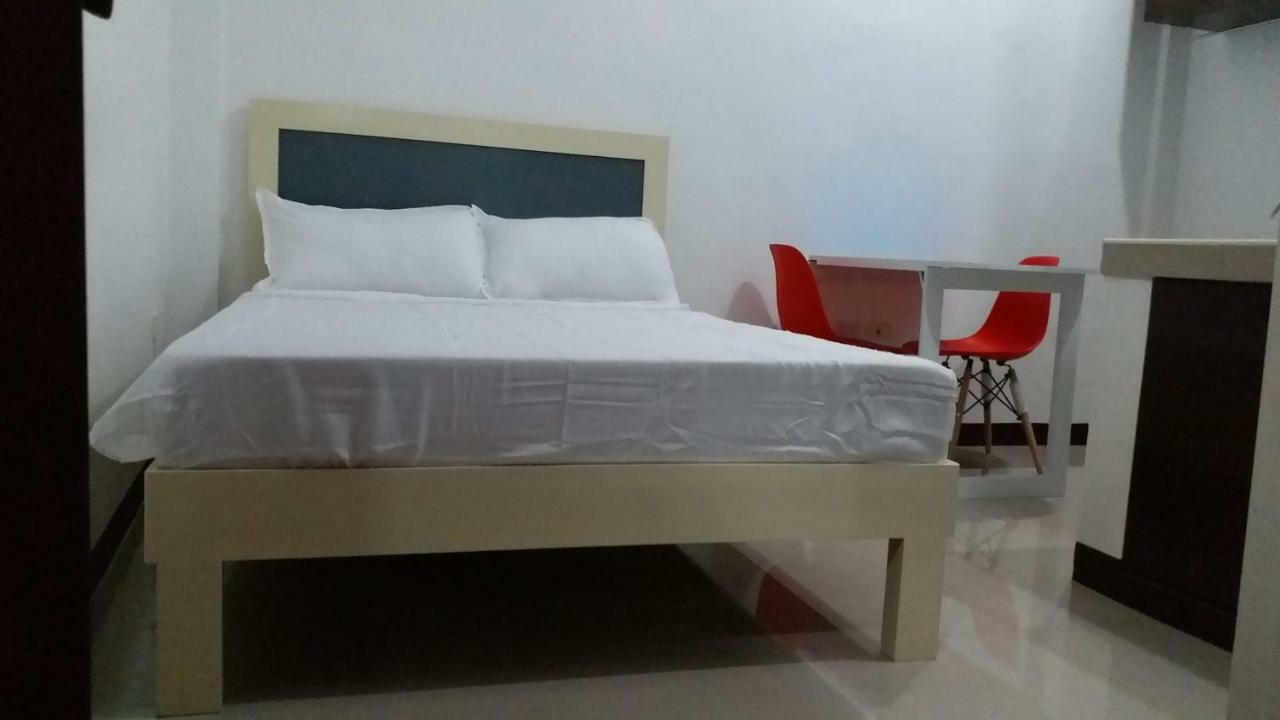 Clark-Pad Inn, Angeles City Buitenkant foto