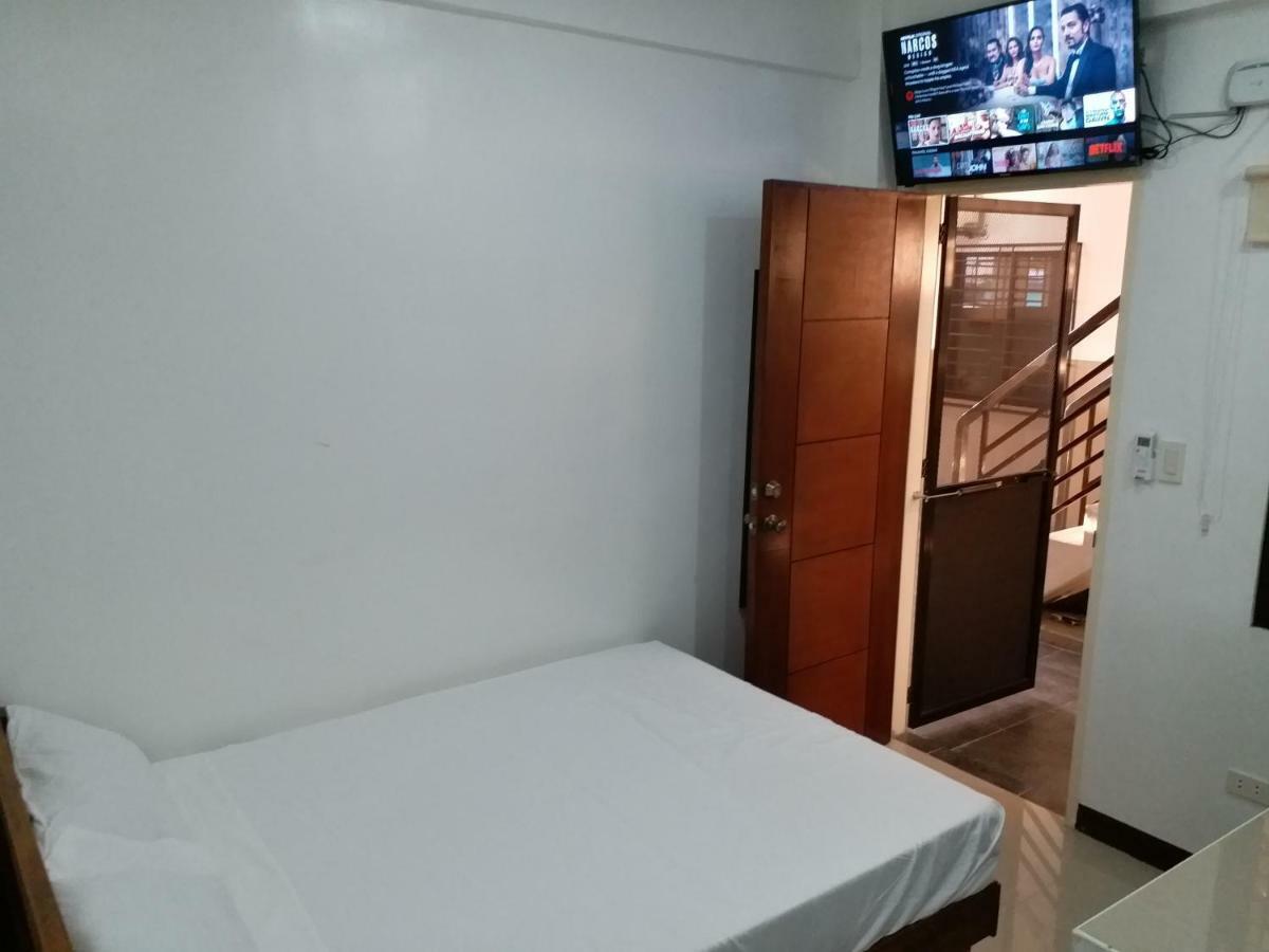 Clark-Pad Inn, Angeles City Buitenkant foto