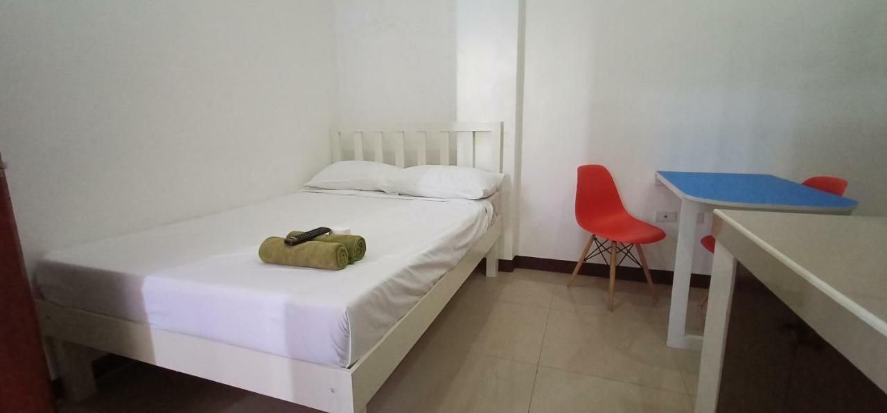 Clark-Pad Inn, Angeles City Buitenkant foto