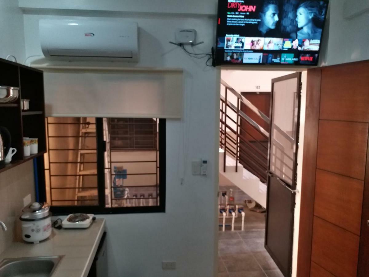 Clark-Pad Inn, Angeles City Buitenkant foto